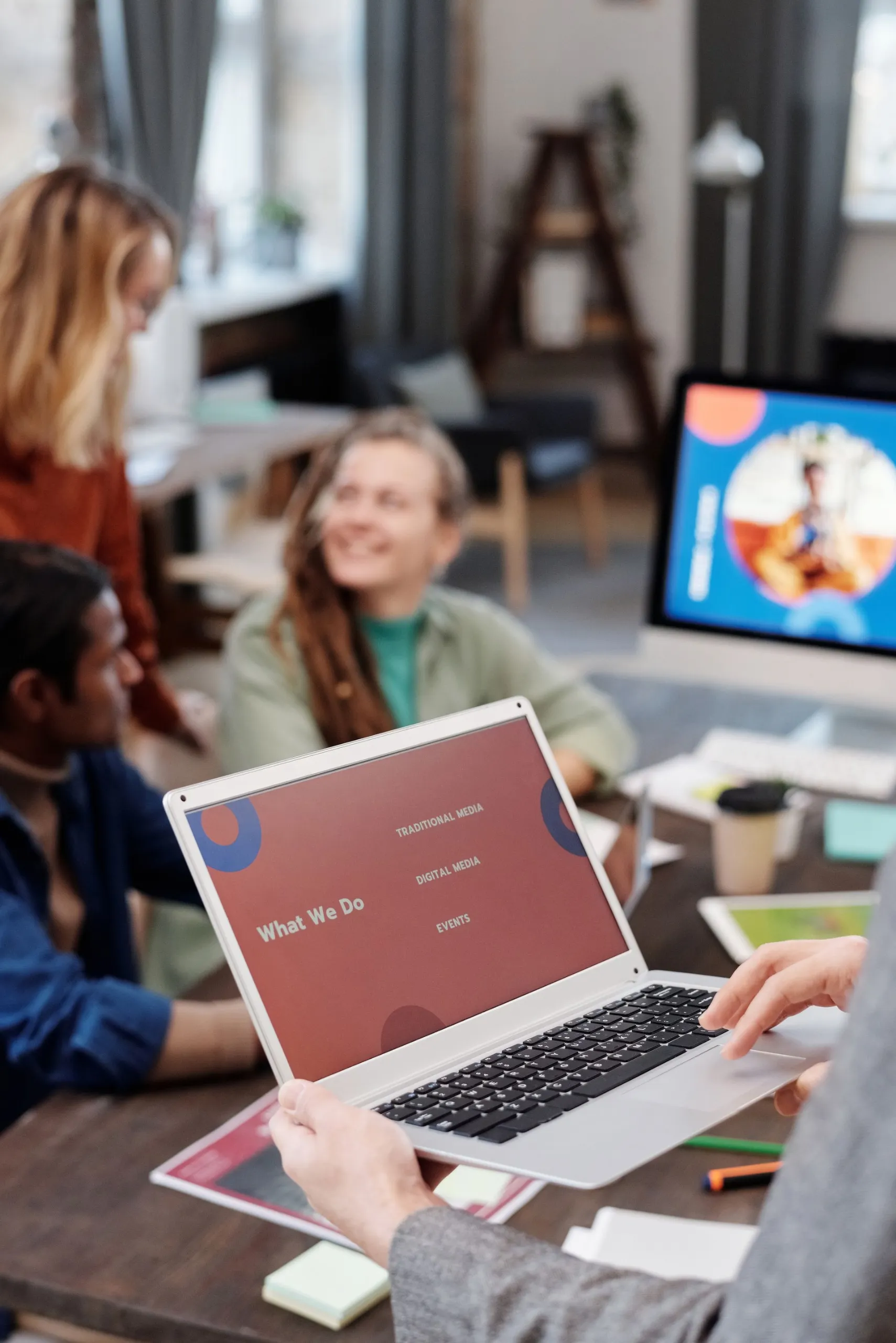 Srushti Solutions Why Choose Us Team Collaboration